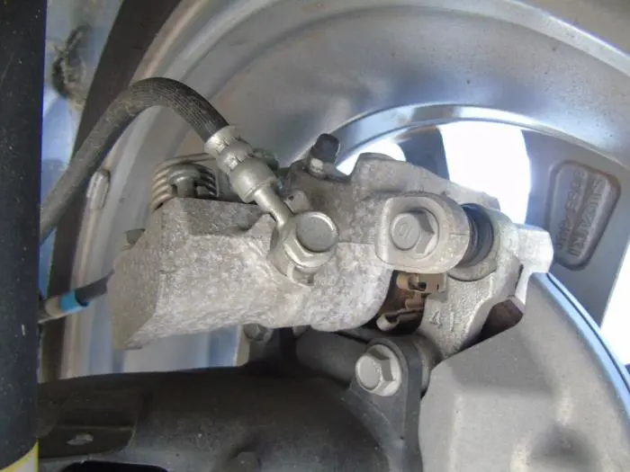 Rear brake calliper, right Suzuki Swift