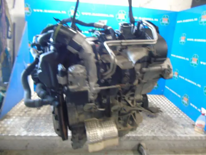 Motor Volkswagen Golf