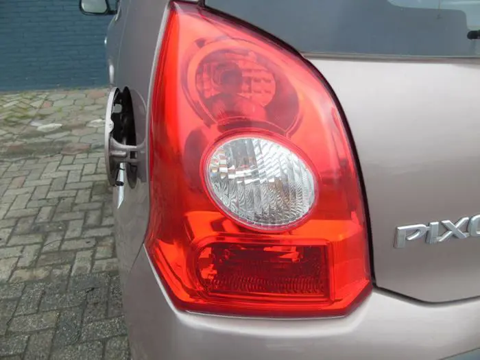 Achterlicht links Nissan Pixo