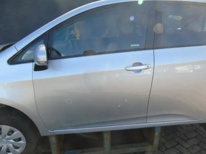 Door 4-door, front left Toyota Verso-S