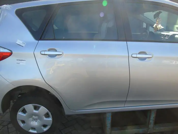 Rear door 4-door, right Toyota Verso-S