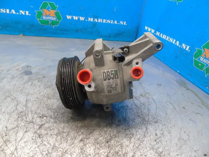 Air conditioning pump Mazda 2.