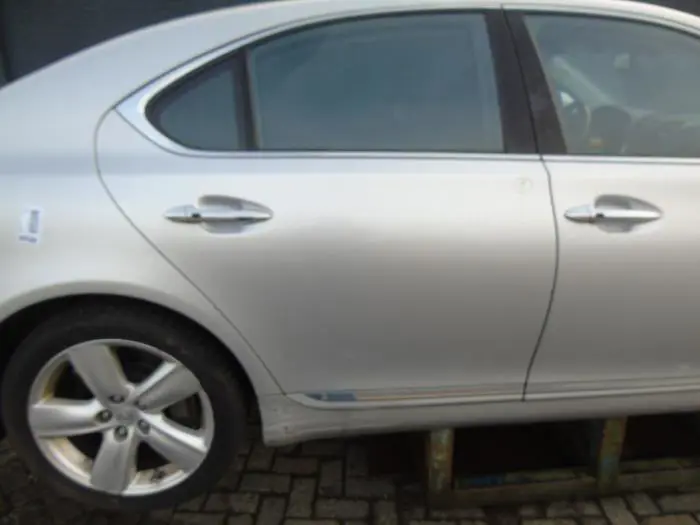 Rear door 4-door, right Lexus LS 600H