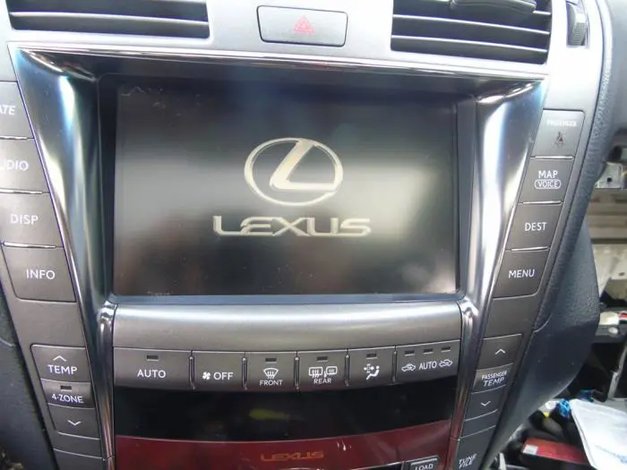 Displays Multi Media Anzeige Lexus LS 600H