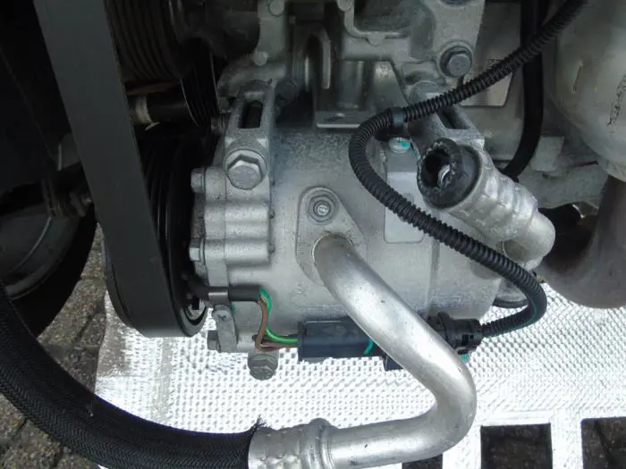 Air conditioning pump Opel Corsa