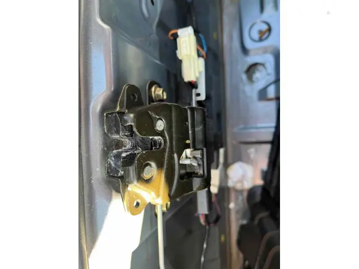 Tailgate lock mechanism Mazda MX-5