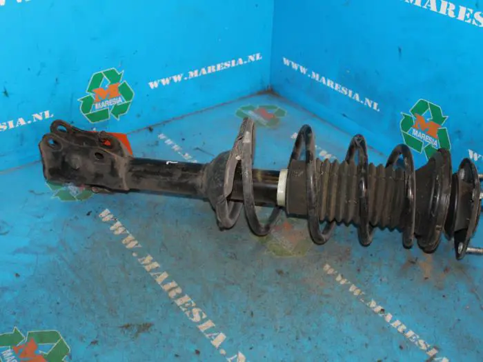 Front shock absorber rod, left Toyota Yaris Verso