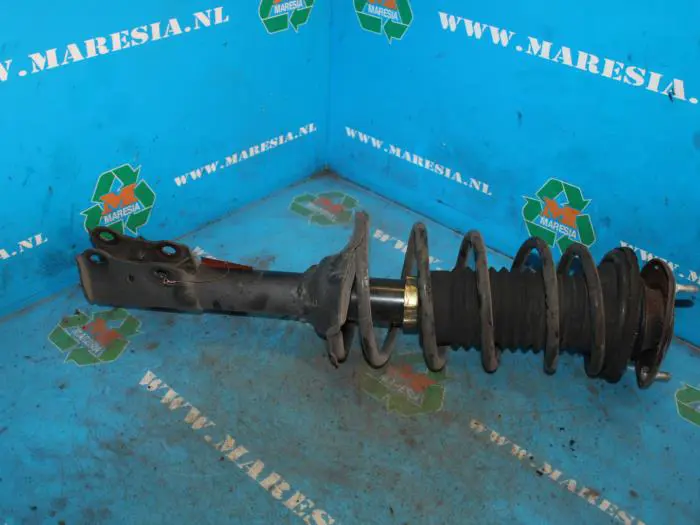 Front shock absorber rod, right Toyota Yaris