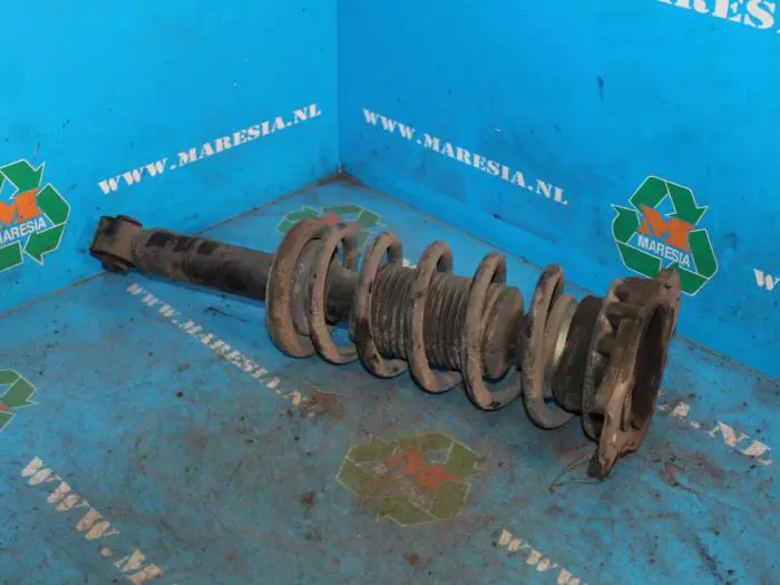 Rear shock absorber rod, right Nissan Primera