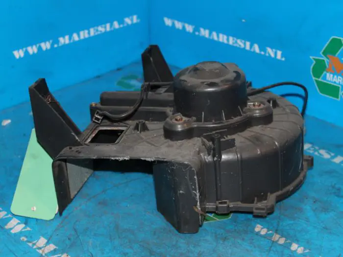 Heating and ventilation fan motor Mazda MX-3