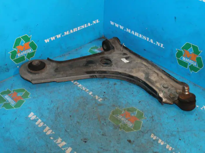 Front lower wishbone, right Daewoo Lacetti