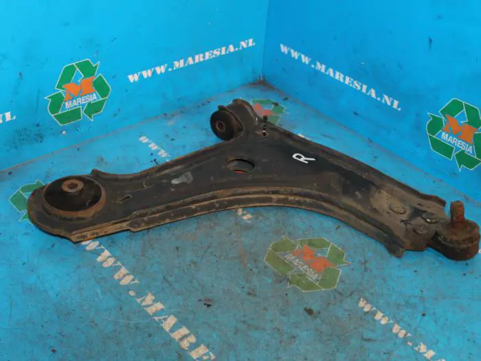 Front lower wishbone, right Daewoo Tacuma