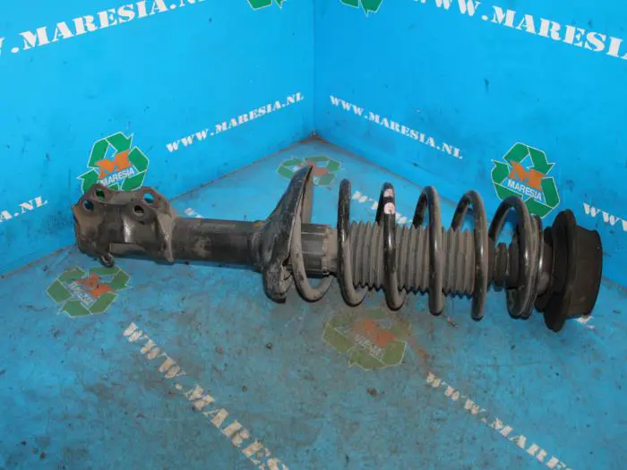 Front shock absorber rod, right Volkswagen Vento