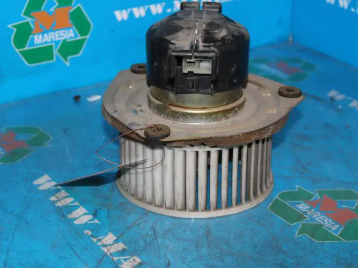 Heating and ventilation fan motor Nissan Sunny