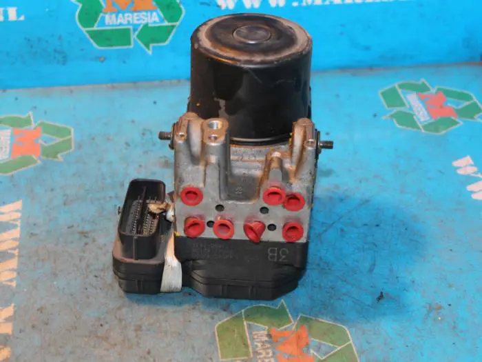 ABS pump Toyota Rav-4