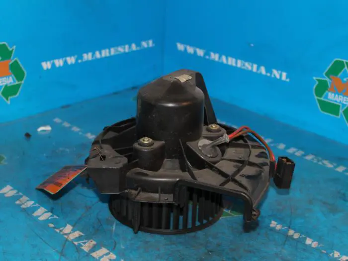 Heating and ventilation fan motor Opel Corsa