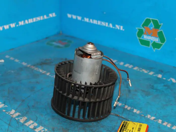 Heating and ventilation fan motor Opel Corsa