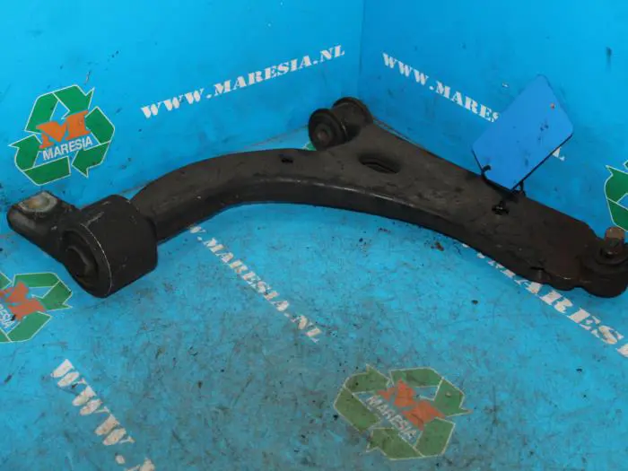 Front lower wishbone, right Ford Fiesta