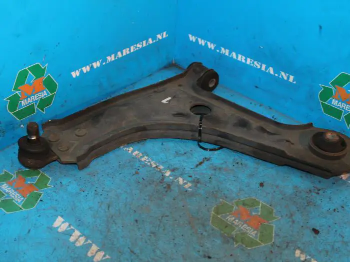 Front lower wishbone, left Daewoo Nubira