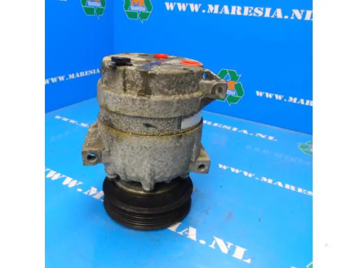 Air conditioning pump Renault Scenic