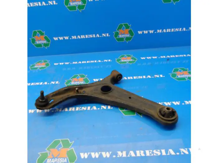 Front lower wishbone, left Toyota Yaris