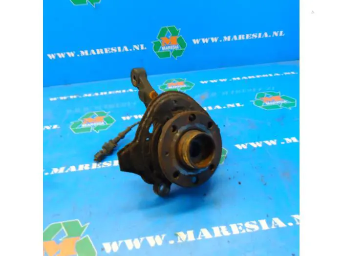 Knuckle, front right Opel Corsa