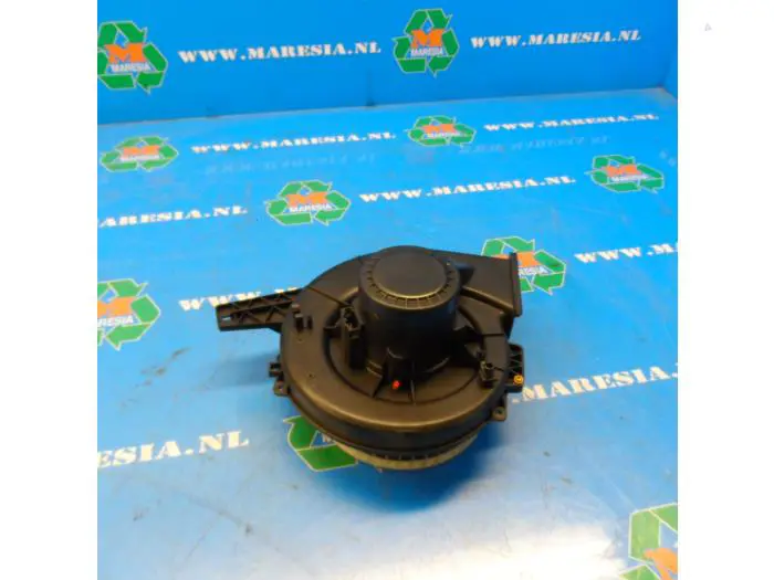 Heating and ventilation fan motor Volkswagen Fox