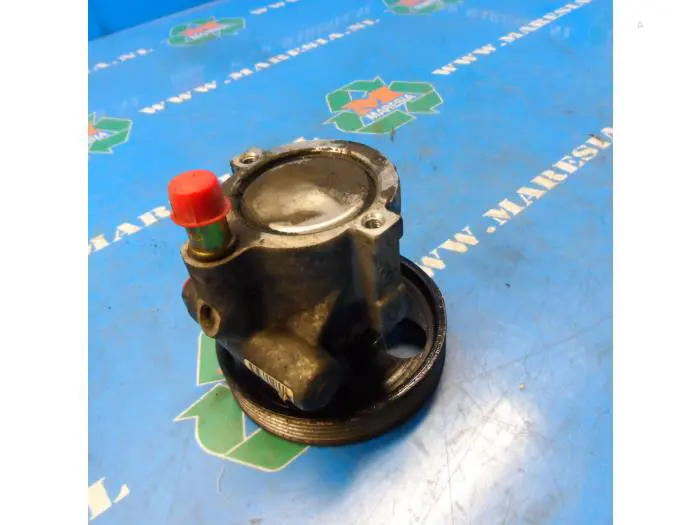 Power steering pump Renault Laguna