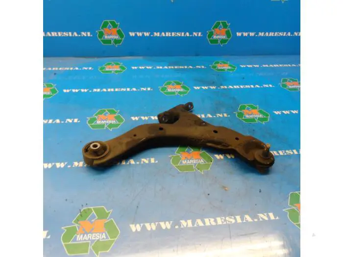 Front lower wishbone, right Kia Cerato