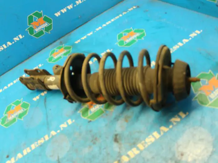 Front shock absorber rod, right Hyundai I10