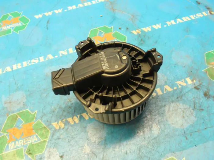 Heating and ventilation fan motor Suzuki Swift