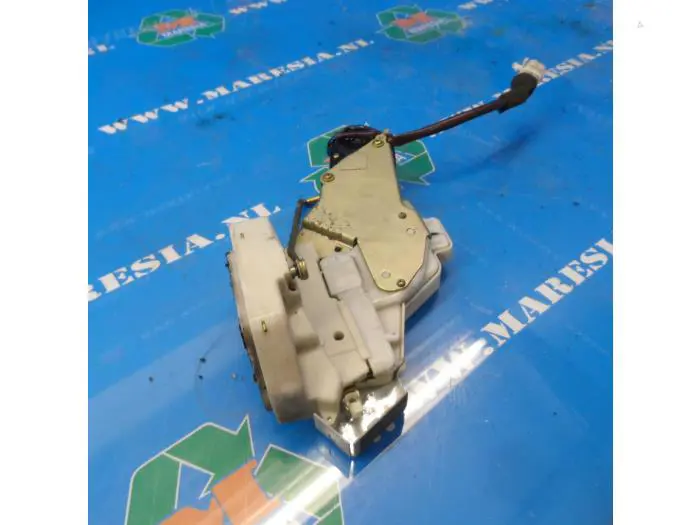 Rear door lock mechanism 4-door, left Suzuki Liana