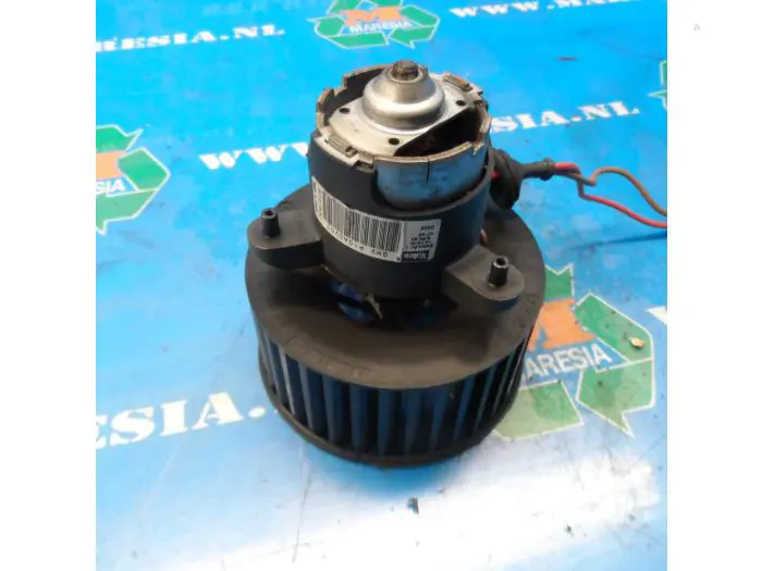 Heating and ventilation fan motor Opel Corsa