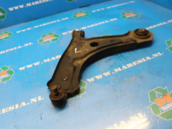 Front lower wishbone, left Chevrolet Lacetti