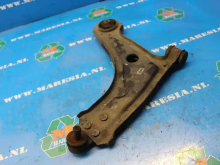 Front lower wishbone, right Daewoo Lacetti