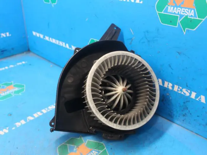 Heating and ventilation fan motor Volkswagen Fox