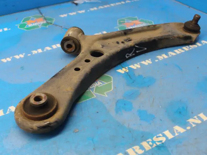 Front lower wishbone, right Suzuki SX-4