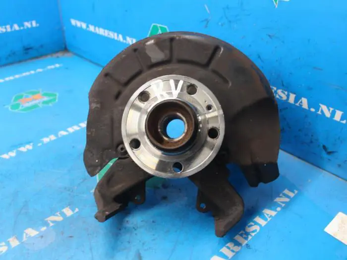 Knuckle, front right Skoda Fabia