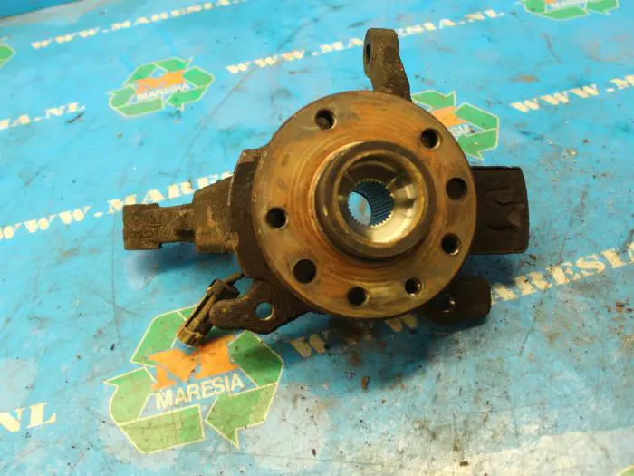 Knuckle, front left Opel Zafira