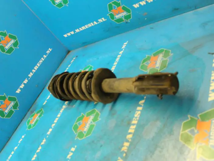 Front shock absorber rod, right Daihatsu Cuore