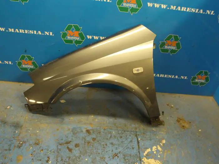 Front wing, left Nissan Primera