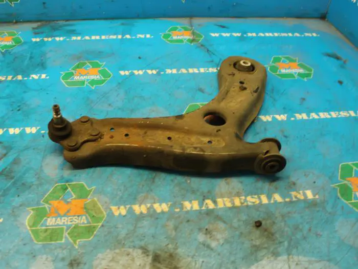 Front lower wishbone, right Skoda Fabia