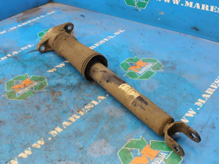 Rear shock absorber, right Hyundai I30