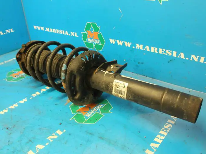 Front shock absorber rod, right Volkswagen Jetta