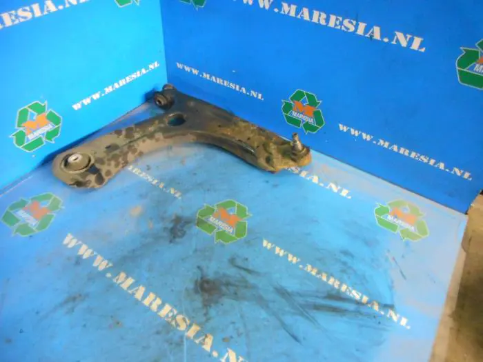 Front lower wishbone, right Skoda Fabia