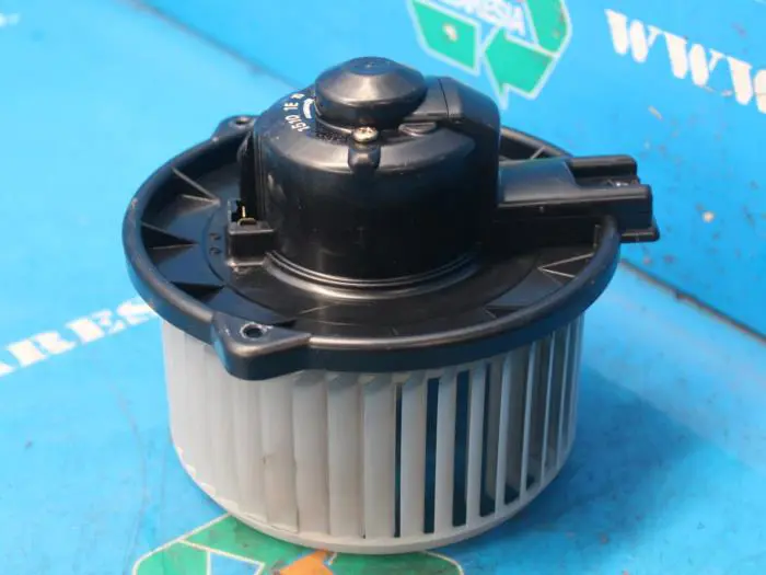 Heating and ventilation fan motor Toyota Corolla Verso