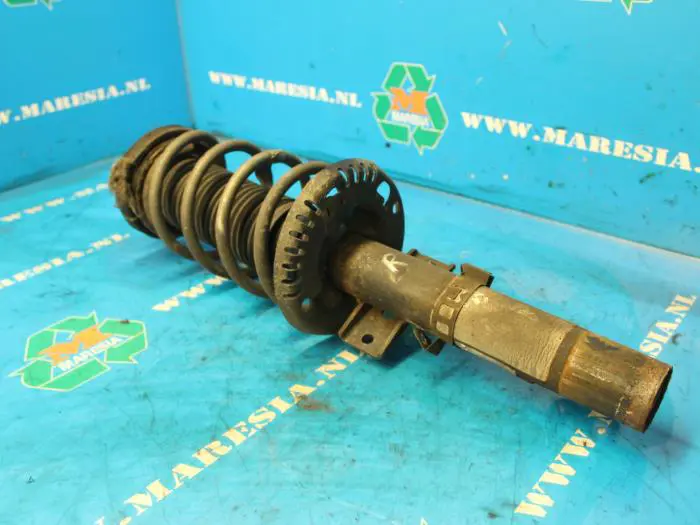 Front shock absorber rod, right Volkswagen Fox