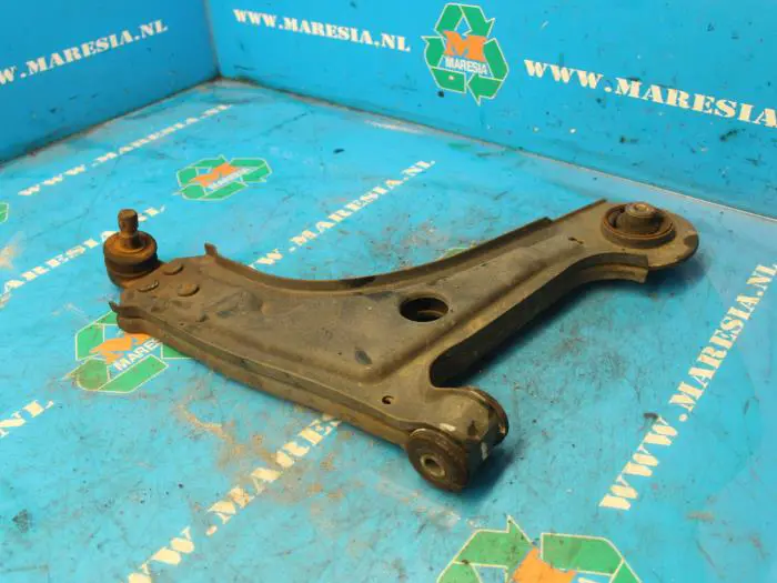 Front lower wishbone, right Chevrolet Lacetti