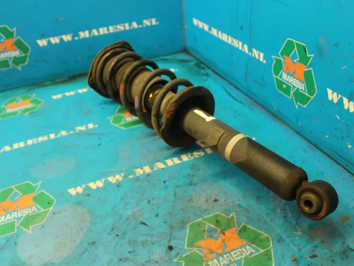 Front shock absorber rod, left Lexus IS 300