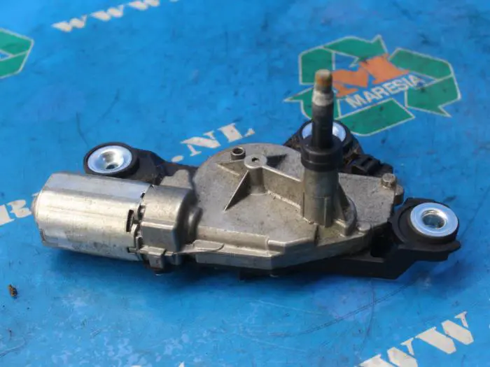 Rear wiper motor Mazda 3.